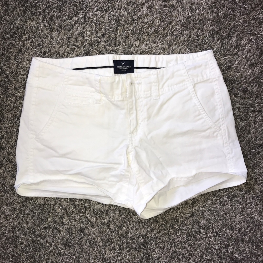 American Eagle White Khaki Shorts
